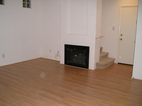 4th image of 27919 Skycrest Cir