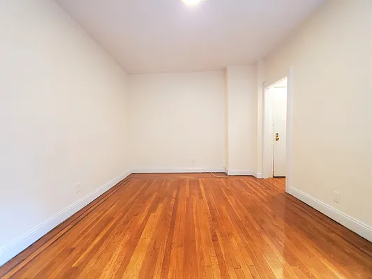 Rented by Living New York | media 10