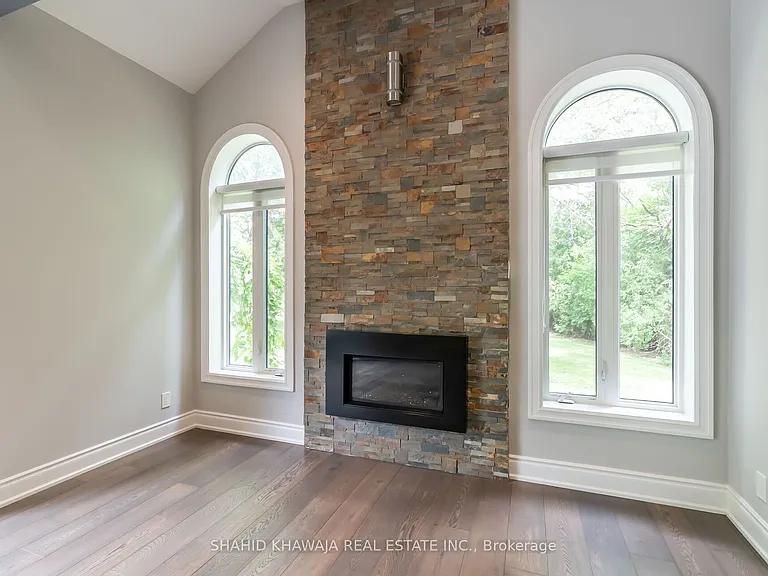 1590 Yew St — Photo 8