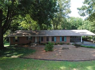 3940 Philpark Dr, Winston Salem, NC 27106