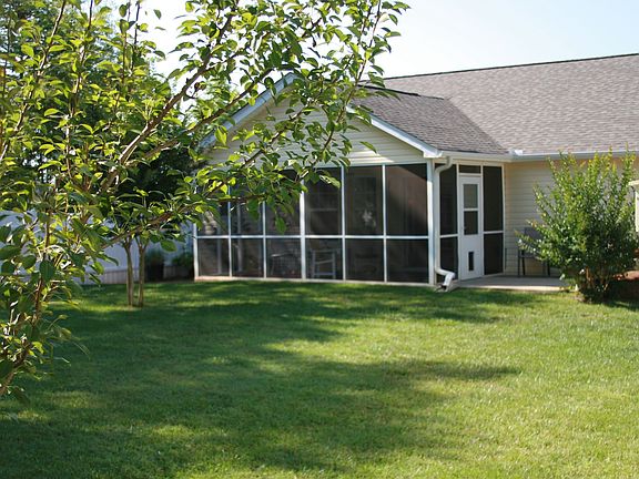 Rear w/Screened Porch