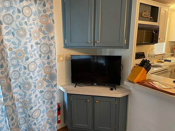 3rd image of 10442 N Frontage Rd #380