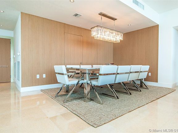 2nd image of 900 Biscayne Blvd APT 6001