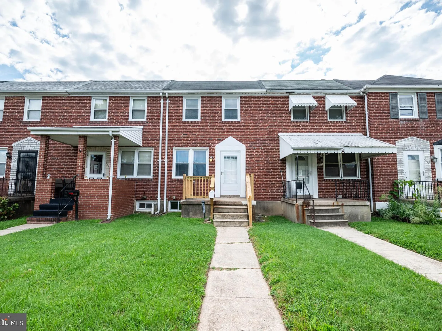 2 bed, 1.5 bath, 1120 sqft, $1,750 — Photo 1
