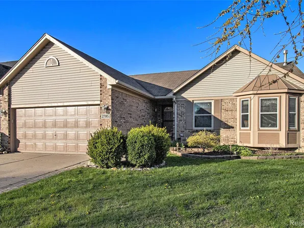 27185 Telstar St, Chesterfield, MI 48051