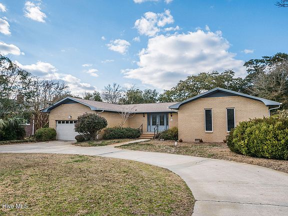 2nd image of 168 Leslie Drive