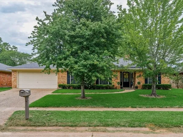 7433 Camelback Dr, Shreveport, LA 71105