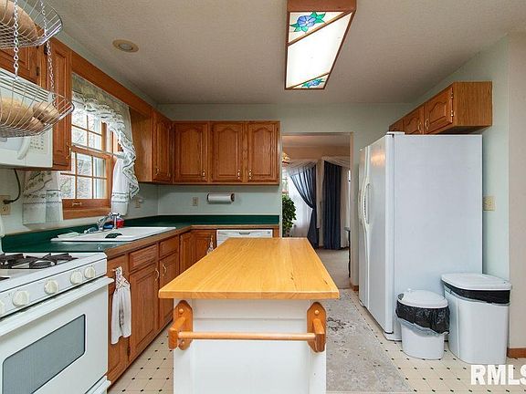 4th image of 219 N 7th St