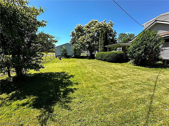 3rd image of 1215 Anderson Blvd