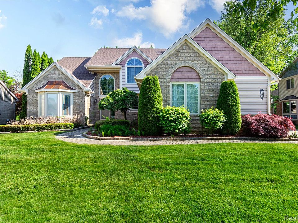 1st image of 14016 Strathmore Dr