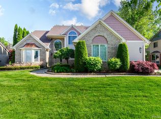 14016 Strathmore Dr, Shelby Township, MI 48315