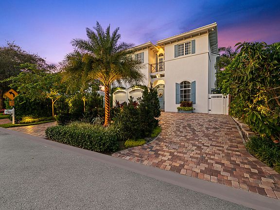 3rd image of 1025 Vista Del Mar Drive N
