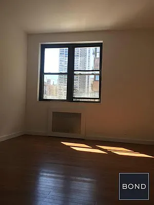 Rented by Bond New York | media 7