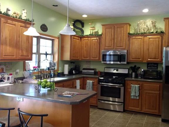 5th image of 876 S Sanford Ln