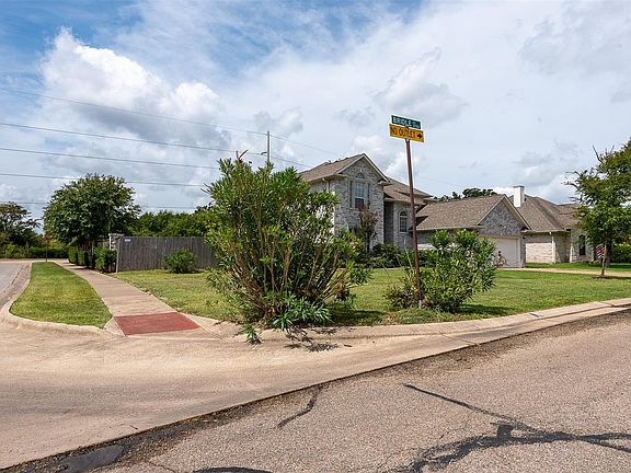 4th image of 3718 Bridle Ct