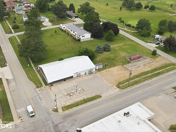 3rd image of 407 Main St