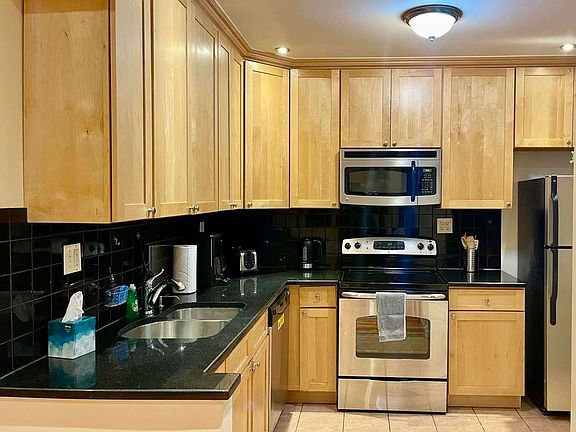 4th image of 1121 1st Ave #4B