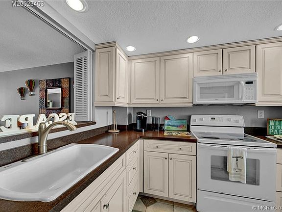 3rd image of 10600 S Ocean Dr APT 1004