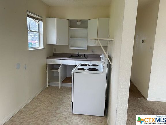 4th image of 608 W Lincoln Ave