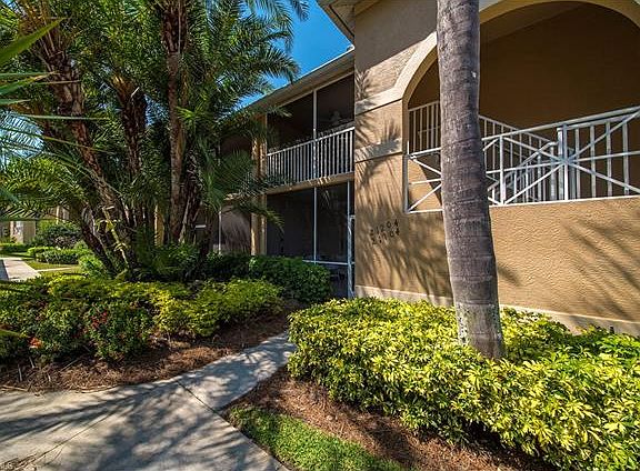 3rd image of 26200 Clarkston Dr #104