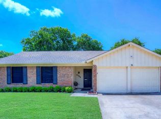 6028 Ridgecrest Dr, Watauga, TX 76148