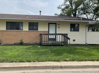 2015 SW 72nd St, Topeka, KS 66619