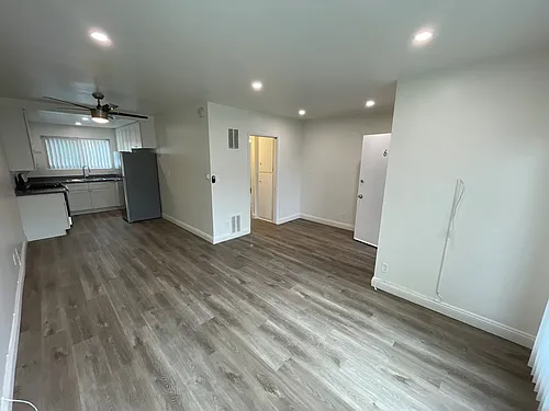 5534 Harold Way #6B Photo 1 5534 Harold Way #6B Photo 1
