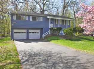 4 Greenbriar Dr, Berkeley Heights, NJ 07922