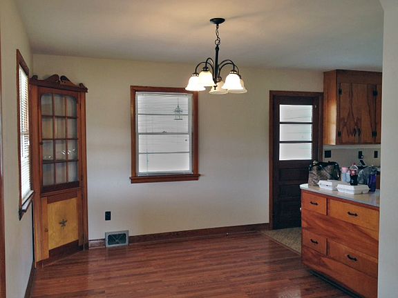 Dining room with bar area