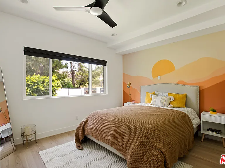 14146 Hortense St — Photo 30