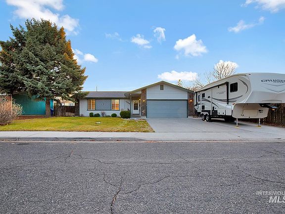 3rd image of 1065 Park Meadows Dr