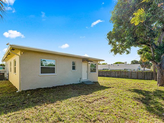 4th image of 656 W 6th Street