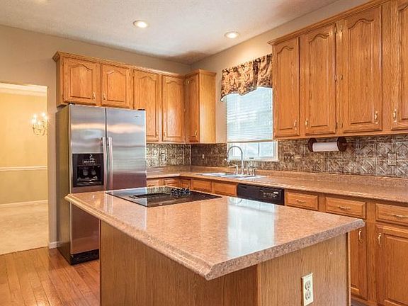 2nd image of 1442 Applebrook Ln