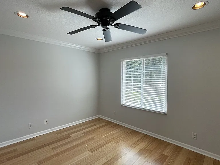 4857 Victoria Cir — Photo 14