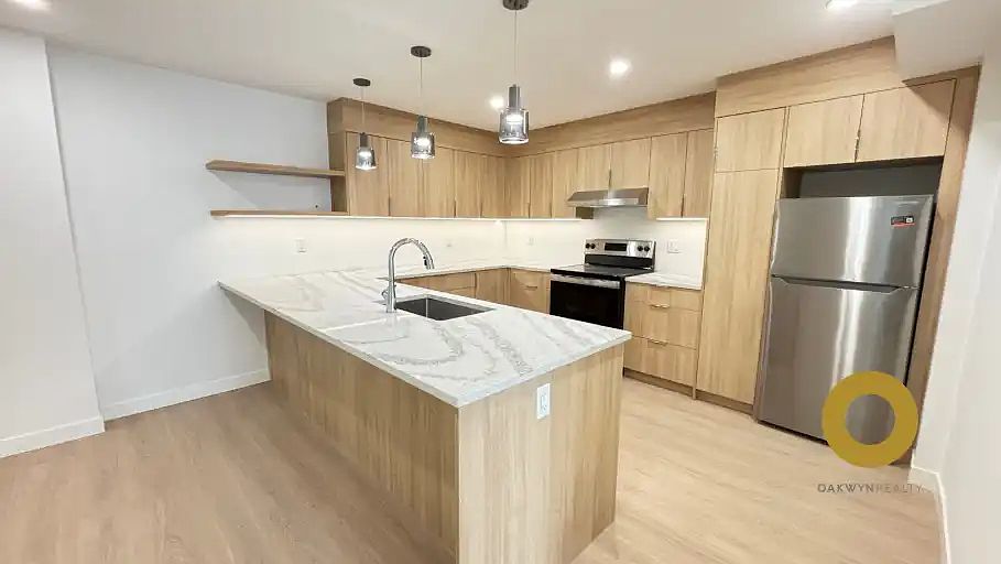 1st image of 572 Verona Pl #1A