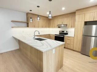 572 Verona Pl #1A, North Vancouver, BC V7N3A3