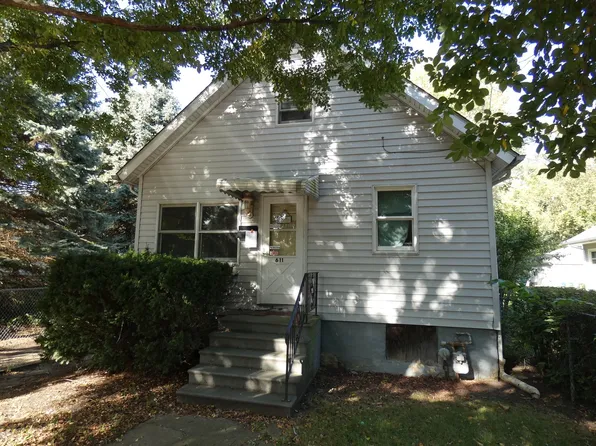 611 N Hickory St, Joliet, IL 60435