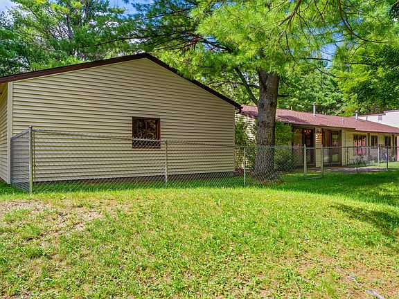 4th image of 2153 Viking Way