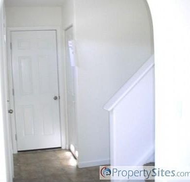 3rd image of 67 Lobdell Dr