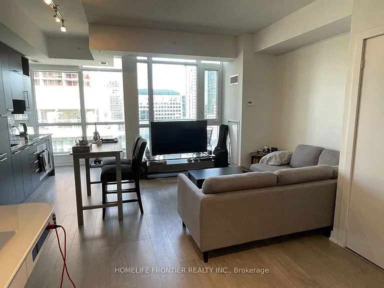 30 Nelson St #1606 — Photo 3