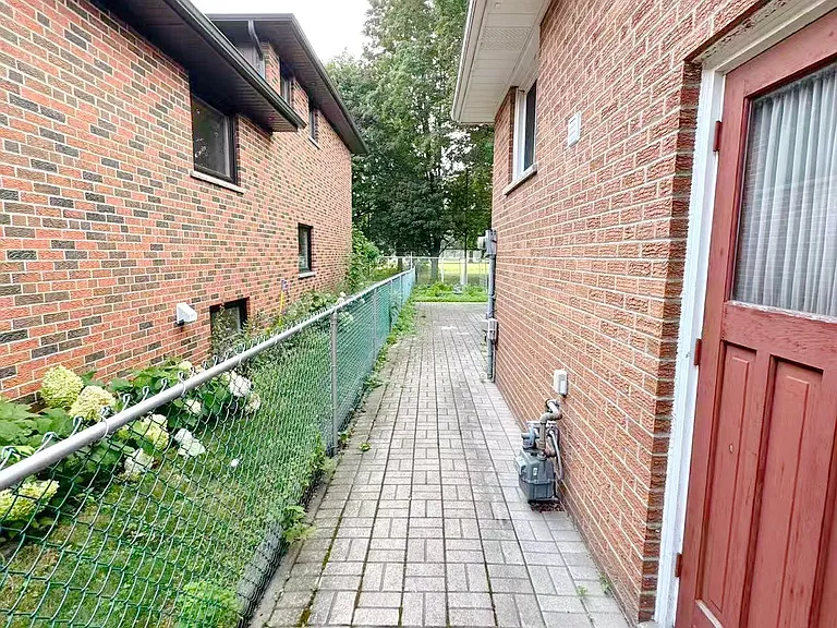 1353 Myron Dr #LOWER — Photo 2