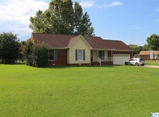 114 Brookview Dr, Hazel Green, AL 35750