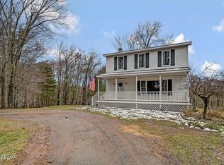 19 Ripple Ln, Beach Lake, PA 18405
