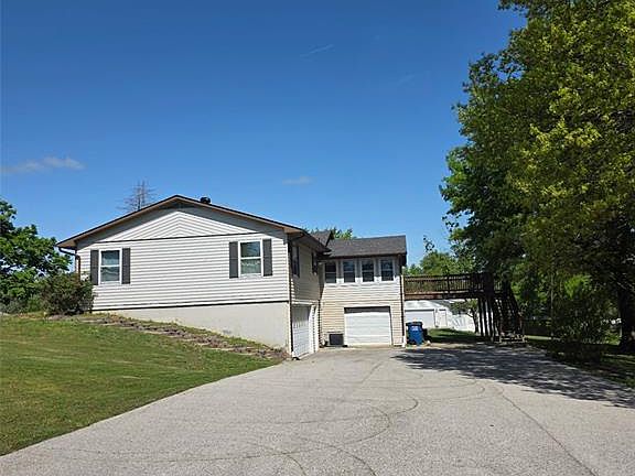 3rd image of 663 Homestead Ln