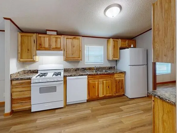167 Northwest Dr, Bismarck, ND 58504