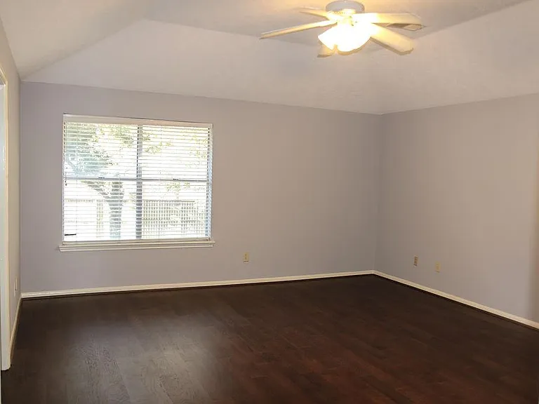 1126 Long Prairie Dr — Photo 3