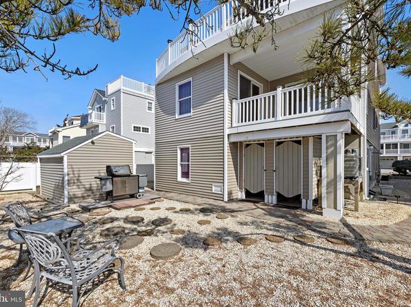 272 N 9th St, Surf City, NJ 08008