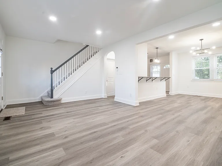 2493 Fairway — Photo 5