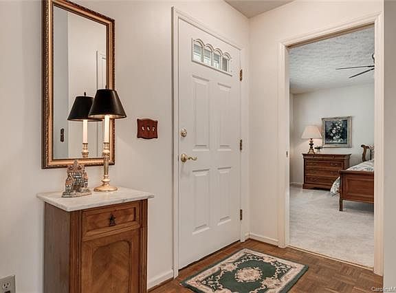 4th image of 216 Turtle Ln