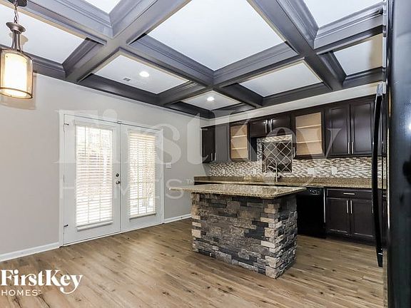 5th image of 115 Macalester Dr